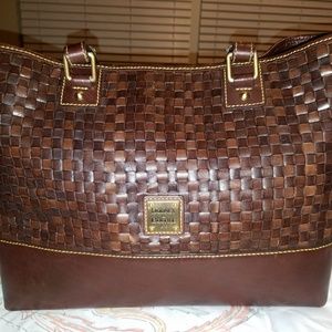 Dooney and Bourke East West Tessuta